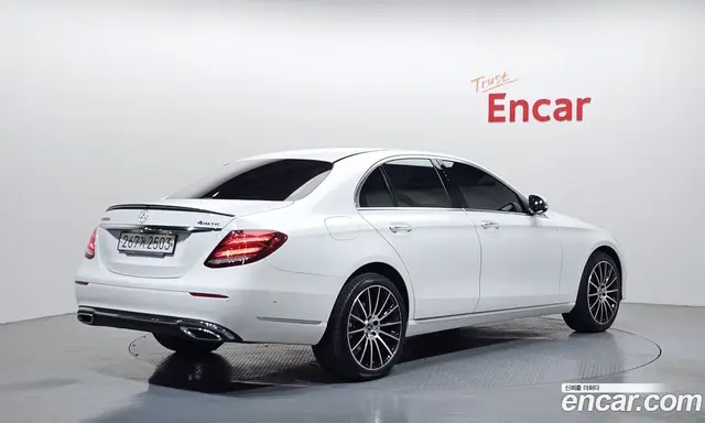 Mercedes-Benz E-Class 2020 1.9 автомат (гидро), миниатюра 2