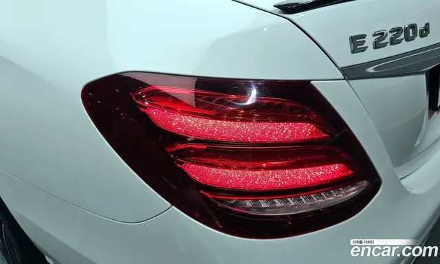 Mercedes-Benz E-Class 2020 1.9 автомат (гидро), миниатюра 9