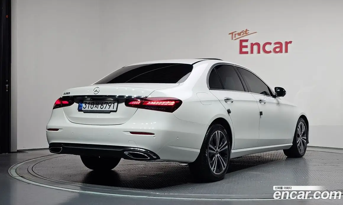 Mercedes-Benz E-Class 2022 2.0 автомат (гидро), фото 2 Mercedes-Benz E-Class 2022 2.0 автомат (гидро), фото 2