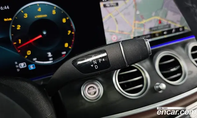 Mercedes-Benz E-Class 2022 2.0 автомат (гидро), миниатюра 12