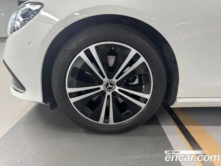 Mercedes-Benz E-Class 2022 2.0 автомат (гидро), фото 5 Mercedes-Benz E-Class 2022 2.0 автомат (гидро), фото 5