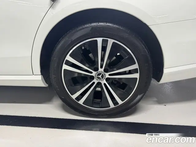 Mercedes-Benz E-Class 2022 2.0 автомат (гидро), миниатюра 7 Mercedes-Benz E-Class 2022 2.0 автомат (гидро), миниатюра 7
