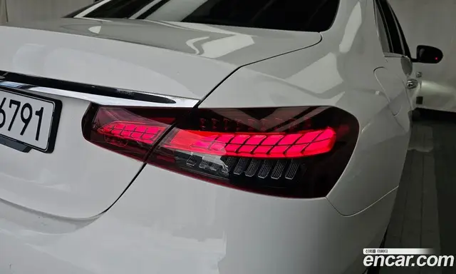 Mercedes-Benz E-Class 2022 2.0 автомат (гидро), миниатюра 9 Mercedes-Benz E-Class 2022 2.0 автомат (гидро), миниатюра 9