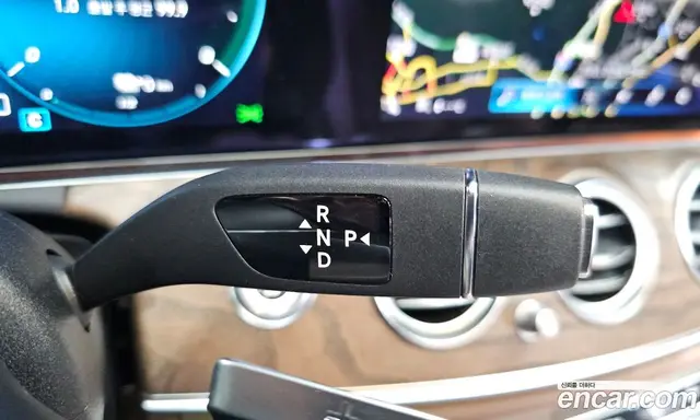 Mercedes-Benz E-Class 2023 2.0 автомат (гидро), миниатюра 12