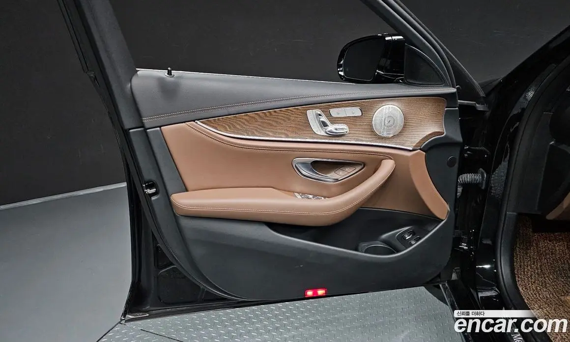 Mercedes-Benz E-Class 2023 2.0 автомат (гидро), фото 14 Mercedes-Benz E-Class 2023 2.0 автомат (гидро), фото 14