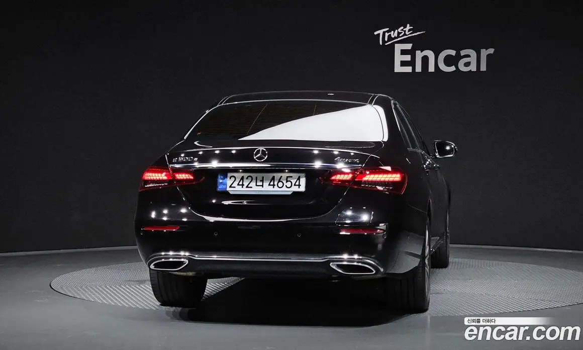 Mercedes-Benz E-Class 2023 2.0 автомат (гидро), фото 4 Mercedes-Benz E-Class 2023 2.0 автомат (гидро), фото 4