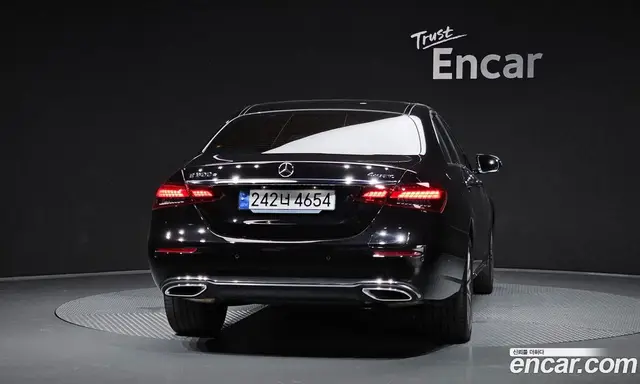Mercedes-Benz E-Class 2023 2.0 автомат (гидро), миниатюра 4 Mercedes-Benz E-Class 2023 2.0 автомат (гидро), миниатюра 4