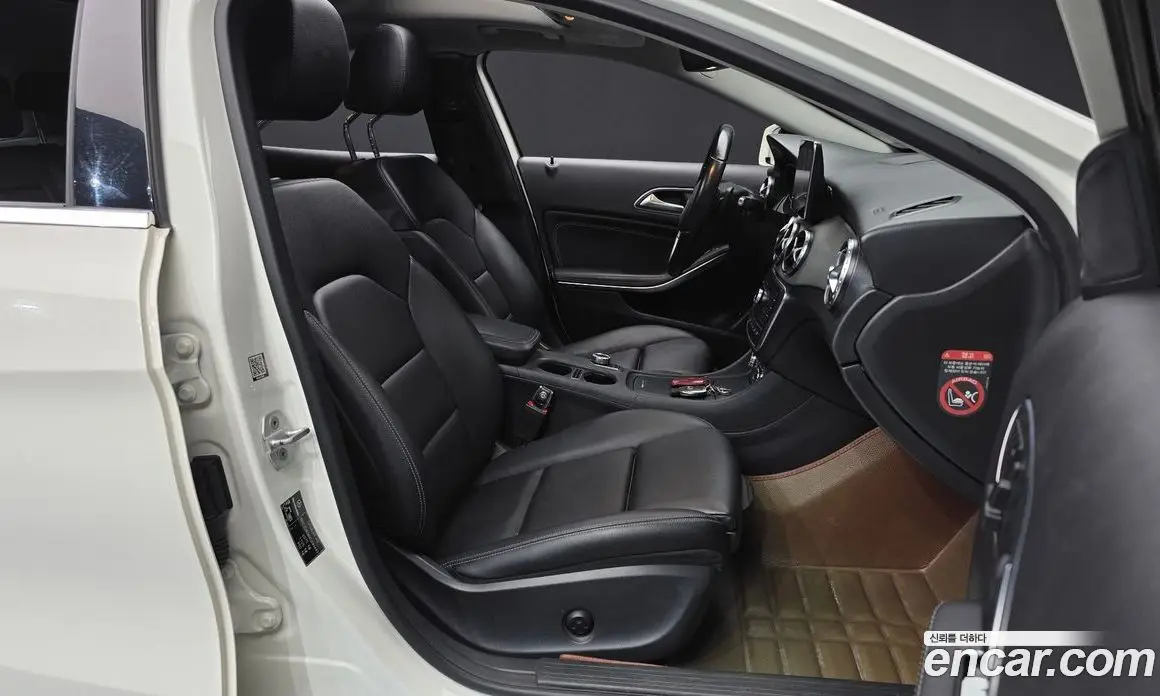 Mercedes-Benz GLA-Class 2016 2.1 автомат (гидро), фото 11 Mercedes-Benz GLA-Class 2016 2.1 автомат (гидро), фото 11