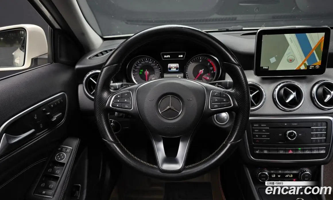Mercedes-Benz GLA-Class 2016 2.1 автомат (гидро), фото 14 Mercedes-Benz GLA-Class 2016 2.1 автомат (гидро), фото 14