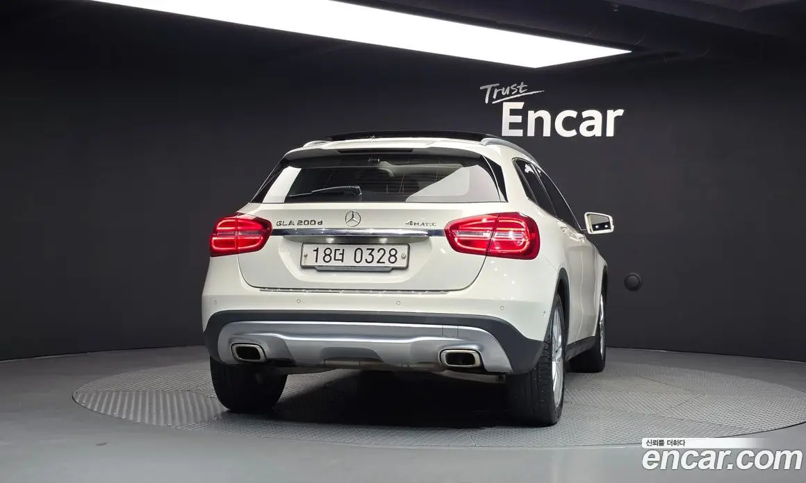 Mercedes-Benz GLA-Class 2016 2.1 автомат (гидро), фото 4 Mercedes-Benz GLA-Class 2016 2.1 автомат (гидро), фото 4