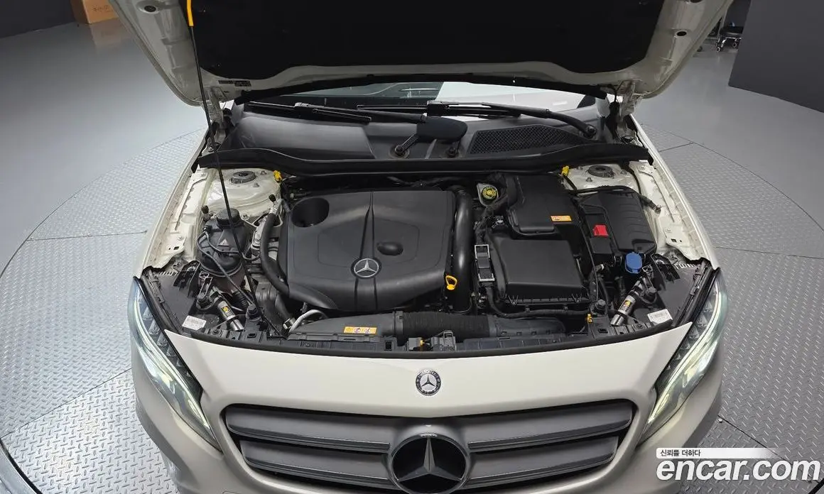 Mercedes-Benz GLA-Class 2016 2.1 автомат (гидро), фото 6 Mercedes-Benz GLA-Class 2016 2.1 автомат (гидро), фото 6