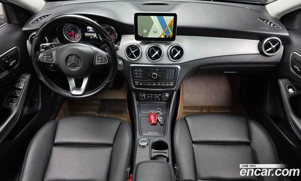 Mercedes-Benz GLA-Class 2016 2.1 автомат (гидро), фото 7 Mercedes-Benz GLA-Class 2016 2.1 автомат (гидро), фото 7