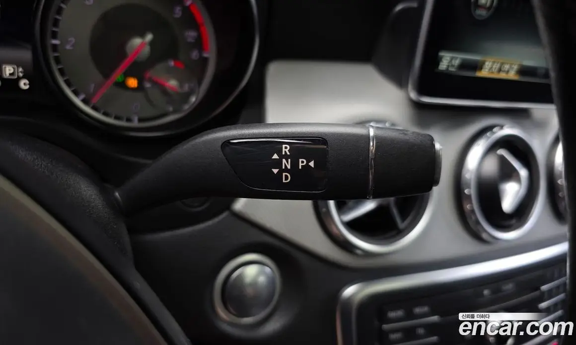 Mercedes-Benz GLA-Class 2016 2.1 автомат (гидро), фото 9 Mercedes-Benz GLA-Class 2016 2.1 автомат (гидро), фото 9