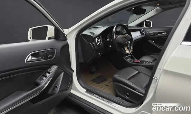 Mercedes-Benz GLA-Class 2016 2.1 автомат (гидро), миниатюра 10 Mercedes-Benz GLA-Class 2016 2.1 автомат (гидро), миниатюра 10