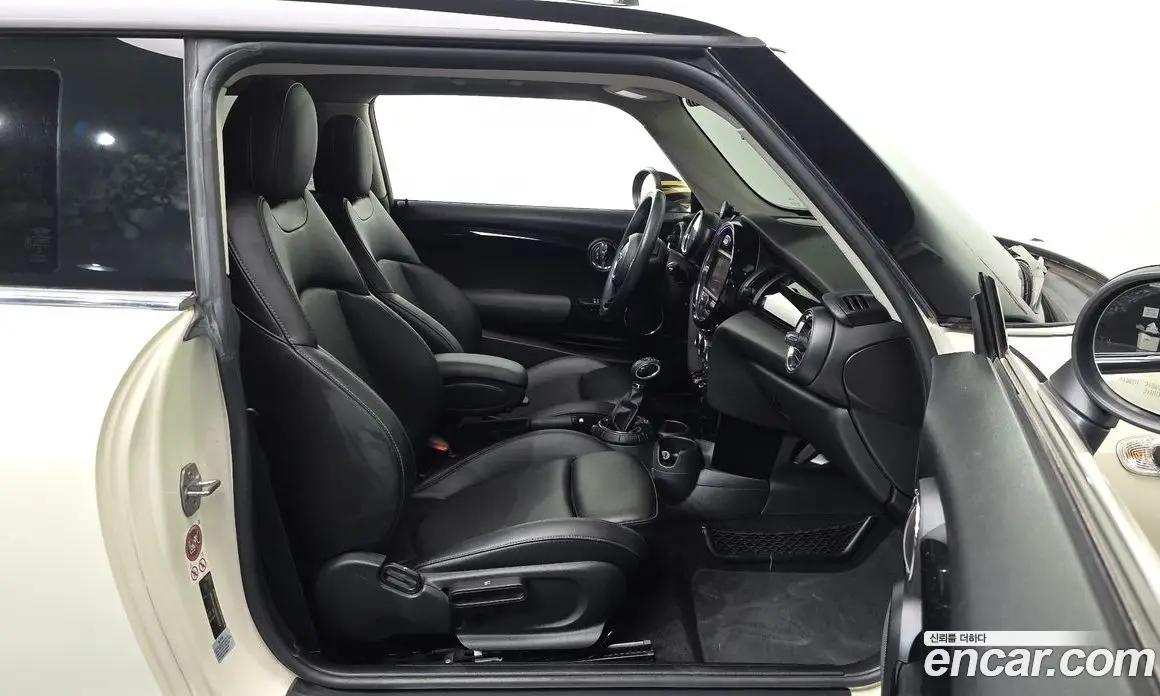 Mini Cooper 2016 1.5 автомат (гидро), фото 16 Mini Cooper 2016 1.5 автомат (гидро), фото 16