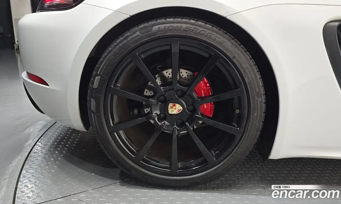 Porsche 718 2017 2.5 автомат (гидро), фото 4 Porsche 718 2017 2.5 автомат (гидро), фото 4