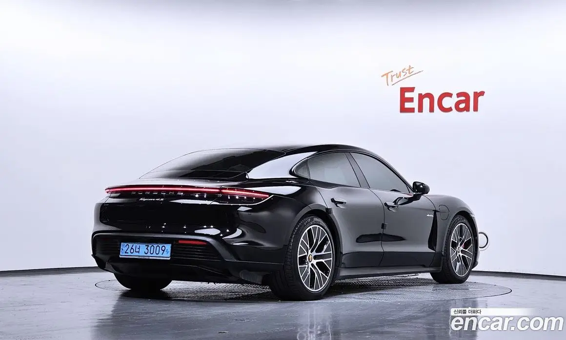 Porsche Taycan 2022 0.1 автомат (гидро), фото 2 Porsche Taycan 2022 0.1 автомат (гидро), фото 2