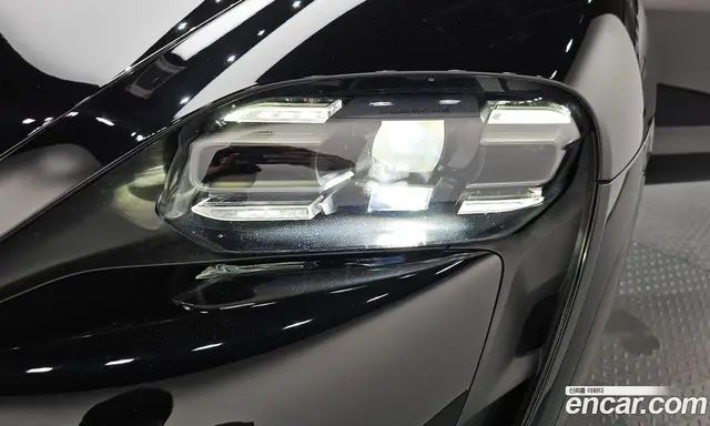 Porsche Taycan 2022 0.1 автомат (гидро), миниатюра 8 Porsche Taycan 2022 0.1 автомат (гидро), миниатюра 8