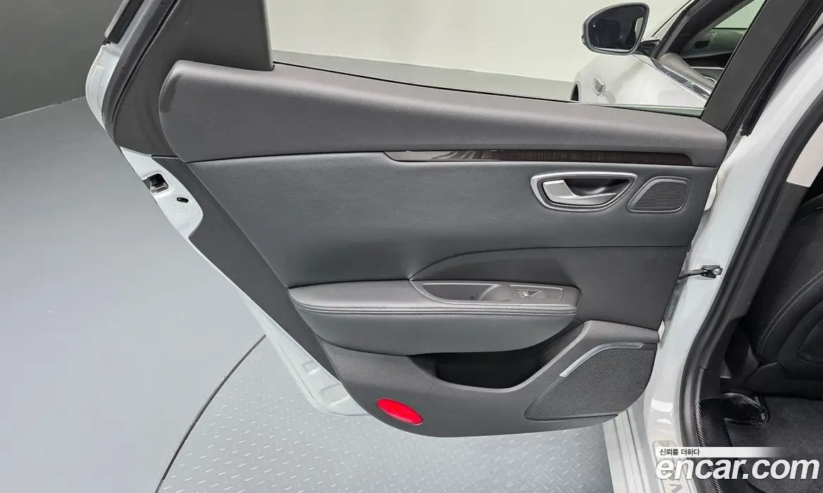 Renault (Samsung) SM6 2018 1.6 автомат (гидро), фото 15 Renault (Samsung) SM6 2018 1.6 автомат (гидро), фото 15