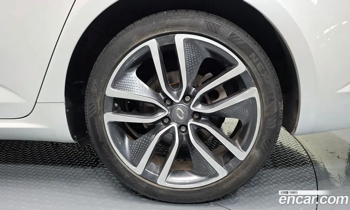 Renault (Samsung) SM6 2018 1.6 автомат (гидро), фото 7 Renault (Samsung) SM6 2018 1.6 автомат (гидро), фото 7