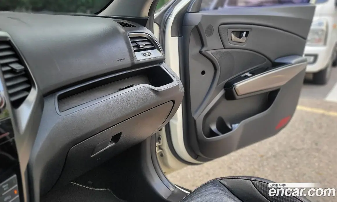 SsangYong TIBOLI 2017 1.6 автомат (гидро), фото 13