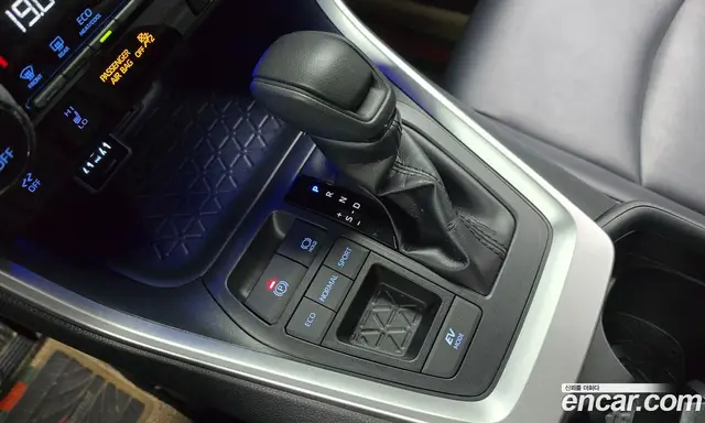 Toyota RAV4 2019 2.5 автомат (гидро), миниатюра 11