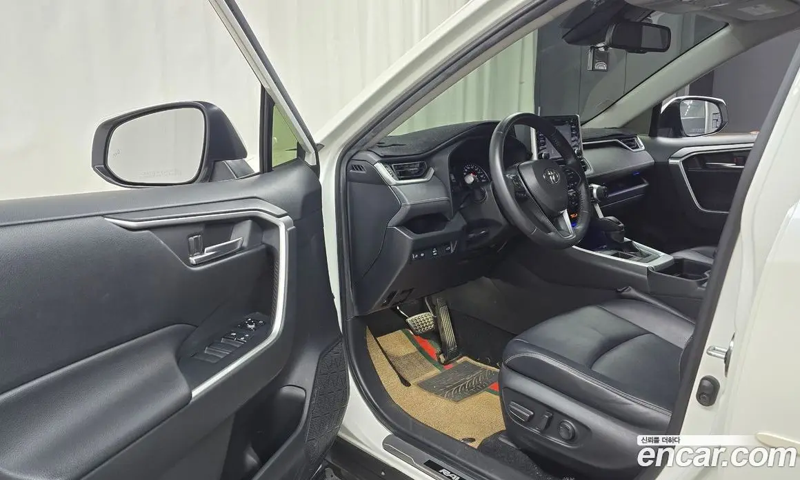 Toyota RAV4 2019 2.5 автомат (гидро), фото 12