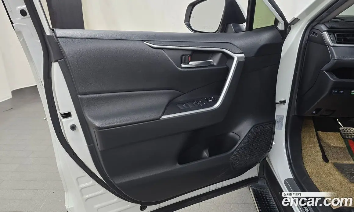 Toyota RAV4 2019 2.5 автомат (гидро), фото 13