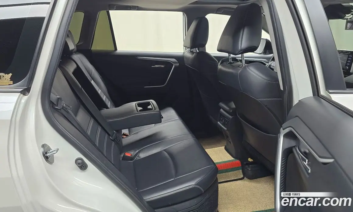 Toyota RAV4 2019 2.5 автомат (гидро), фото 16