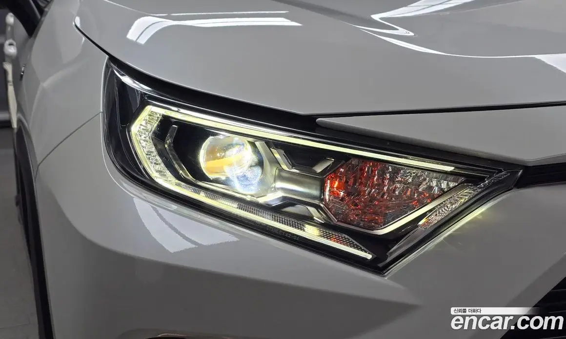 Toyota RAV4 2019 2.5 автомат (гидро), фото 7