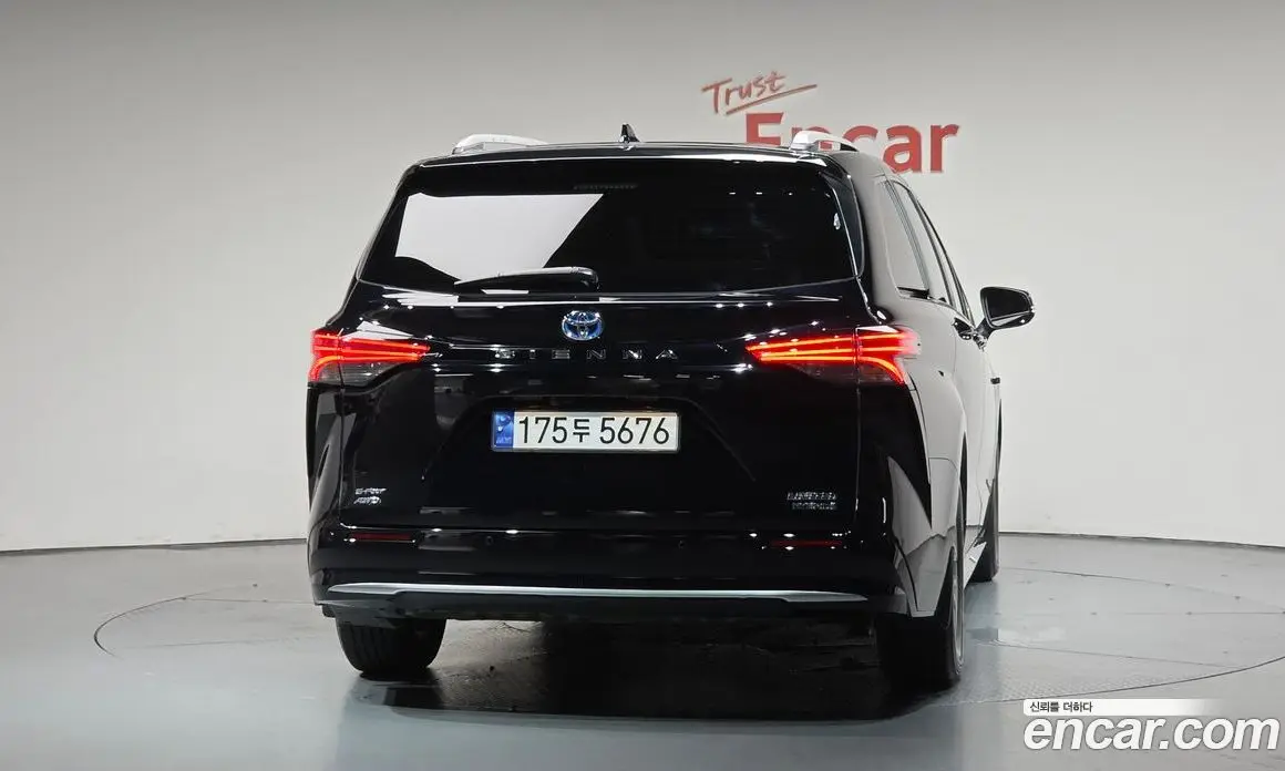 Toyota Sienna 2024 2.5 автомат (гидро), фото 3