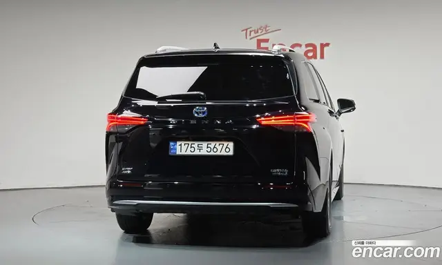 Toyota Sienna 2024 2.5 автомат (гидро), миниатюра 3