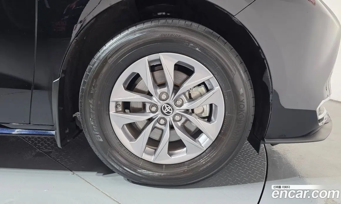 Toyota Sienna 2024 2.5 автомат (гидро), фото 4