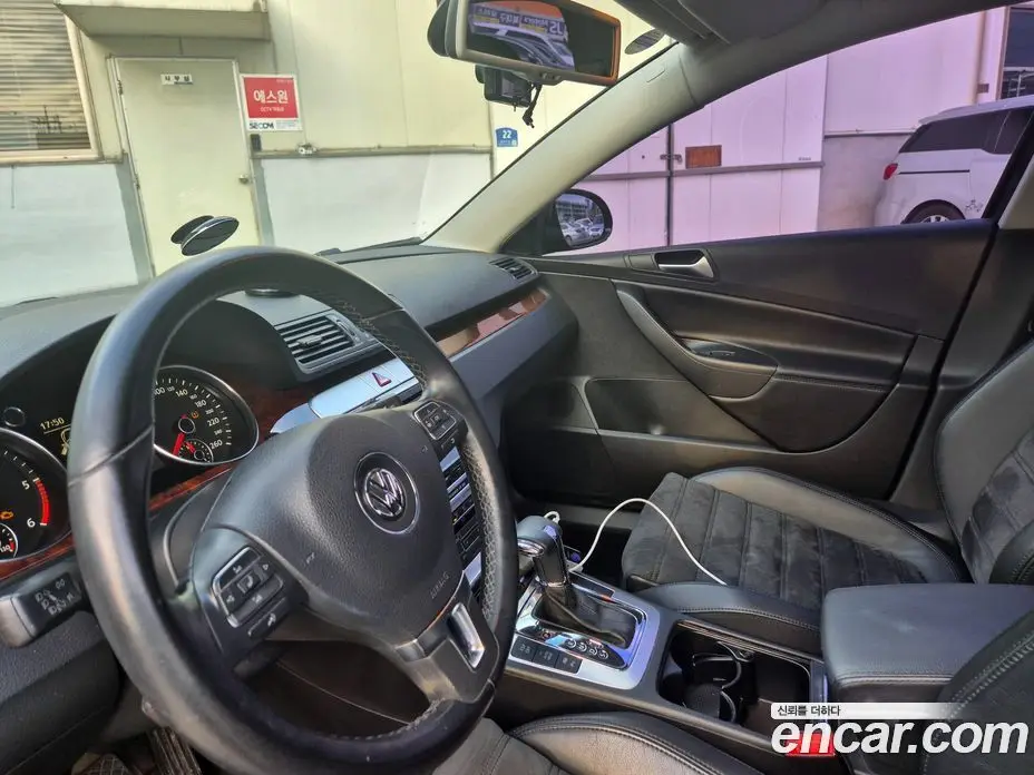 Volkswagen Passat 2011 2.0 автомат (гидро), фото 12 Volkswagen Passat 2011 2.0 автомат (гидро), фото 12