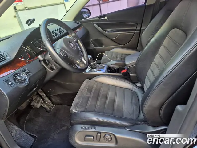 Volkswagen Passat 2011 2.0 автомат (гидро), миниатюра 7 Volkswagen Passat 2011 2.0 автомат (гидро), миниатюра 7