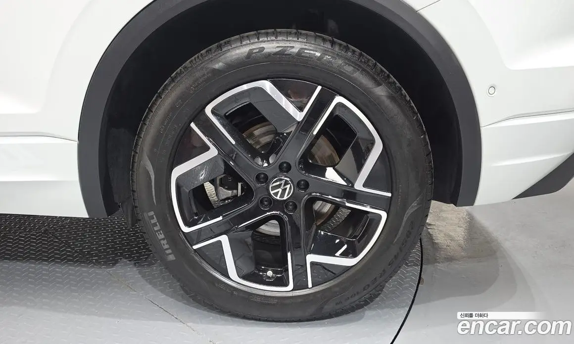Volkswagen Touareg 2024 3.0 автомат (гидро), фото 7