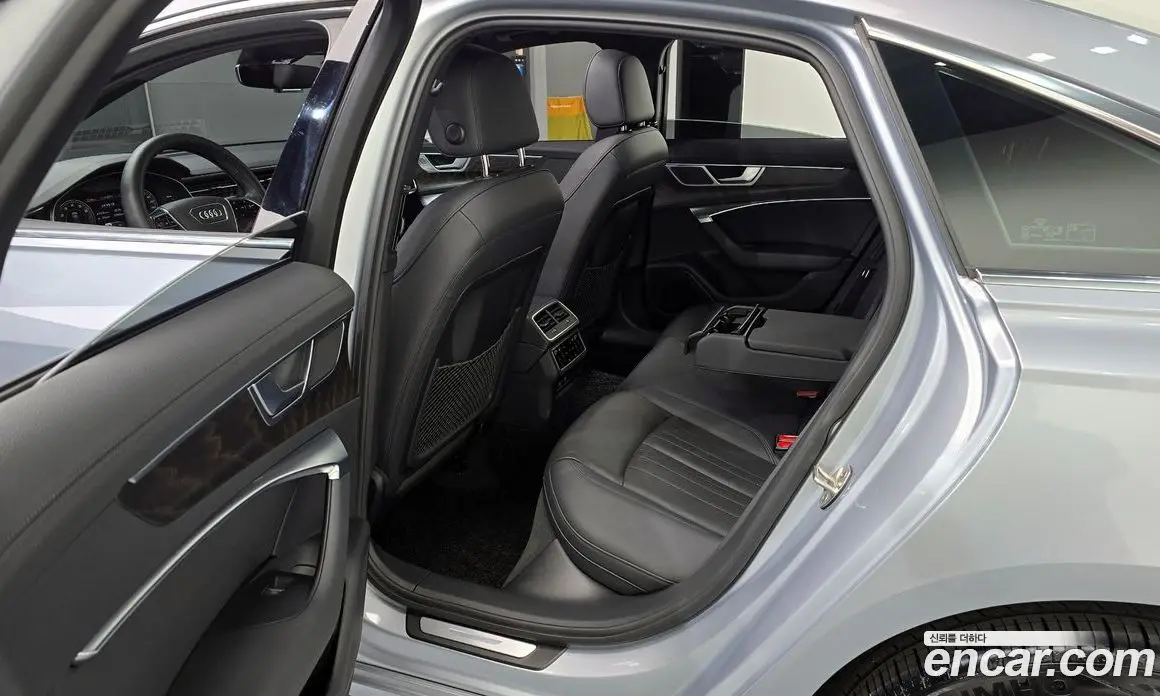 Audi A6 2021 2.0 автомат (гидро), фото 17