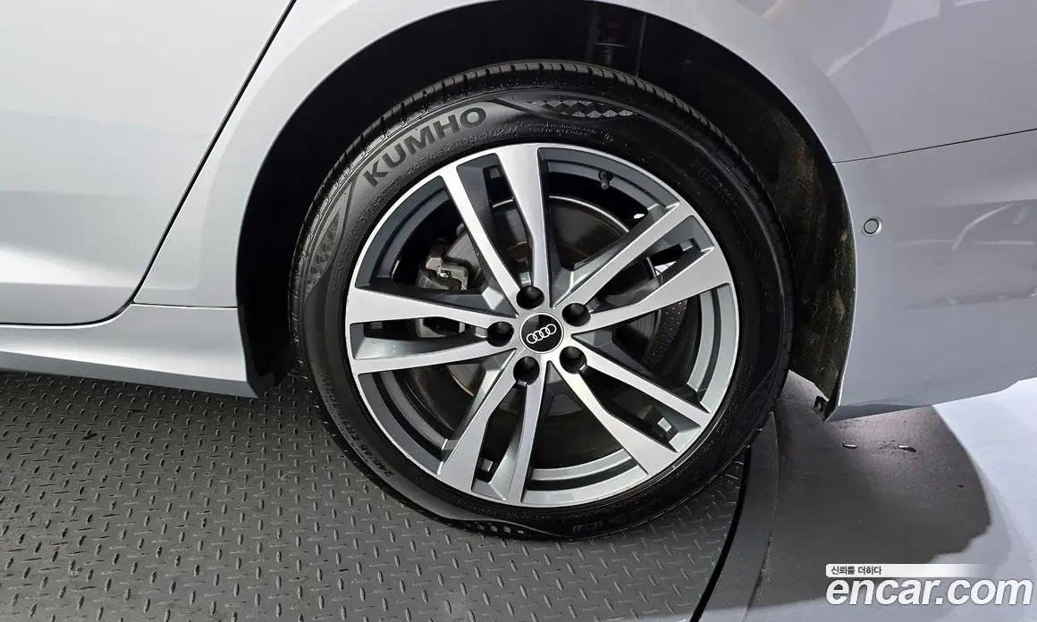 Audi A6 2021 2.0 автомат (гидро), фото 7