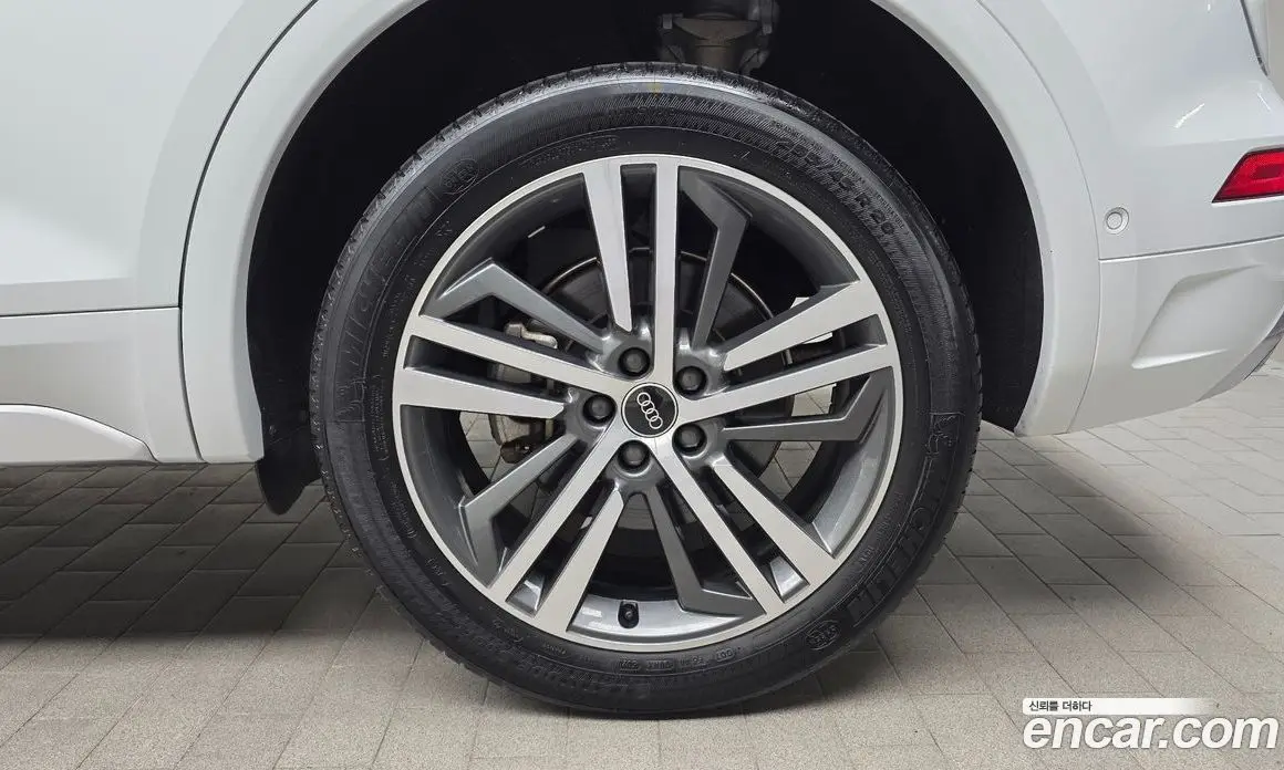 Audi Q5 2021 2.0 автомат (гидро), фото 7