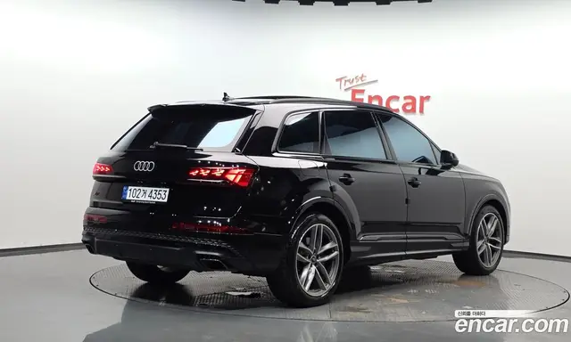 Audi Q7, 2025, 7 847 км