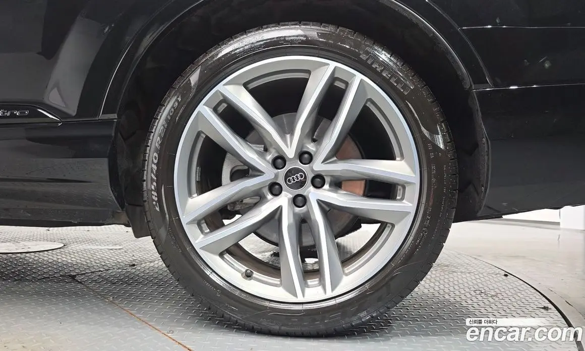 Audi Q7 2025 3.0 автомат (гидро), фото 6