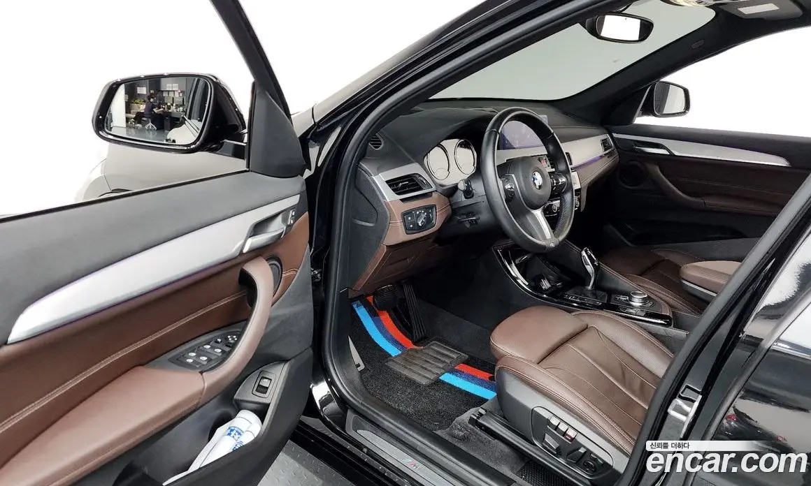 BMW X1 2022 2.0 автомат (гидро), фото 13