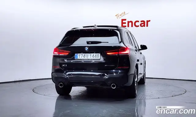 BMW X1 2022 2.0 автомат (гидро), миниатюра 4