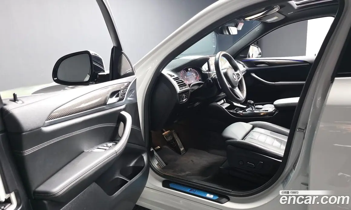BMW X4 2025 2.0 автомат (гидро), фото 13