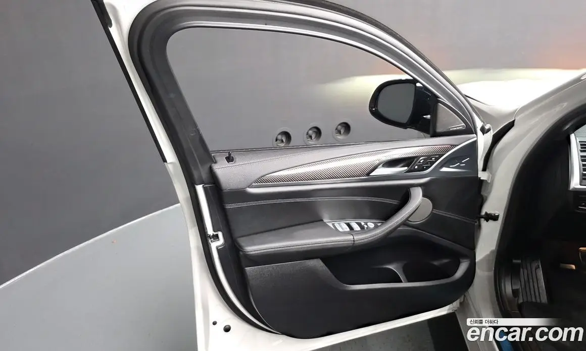 BMW X4 2025 2.0 автомат (гидро), фото 14