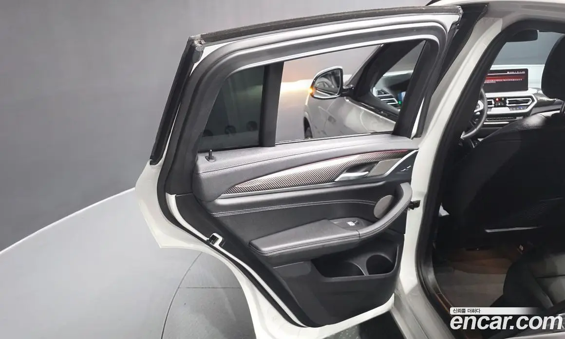 BMW X4 2025 2.0 автомат (гидро), фото 15