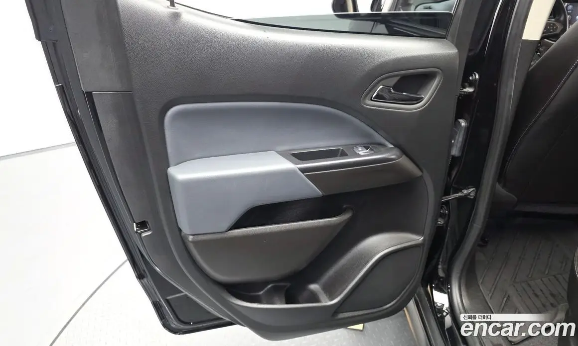 Chevrolet Colorado 2022 3.6 автомат (гидро), фото 15