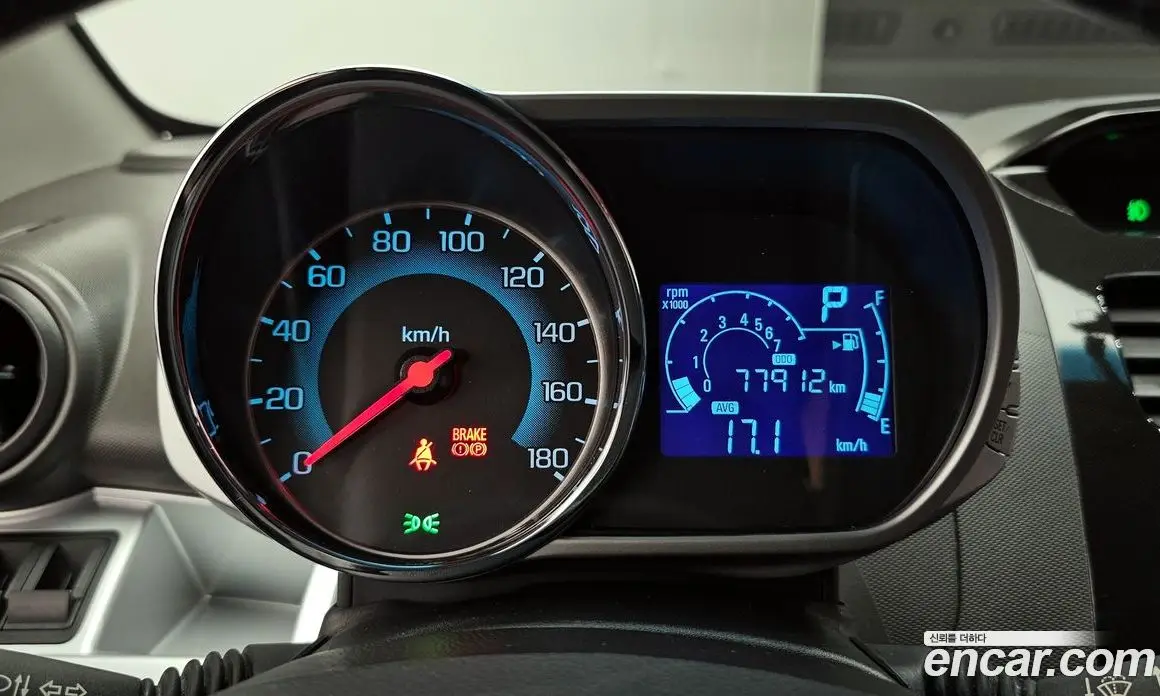 Chevrolet Spark 2015 1.0 автомат (гидро), фото 11