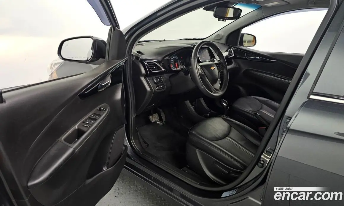 Chevrolet Spark 2022 1.0 автомат (гидро), фото 13