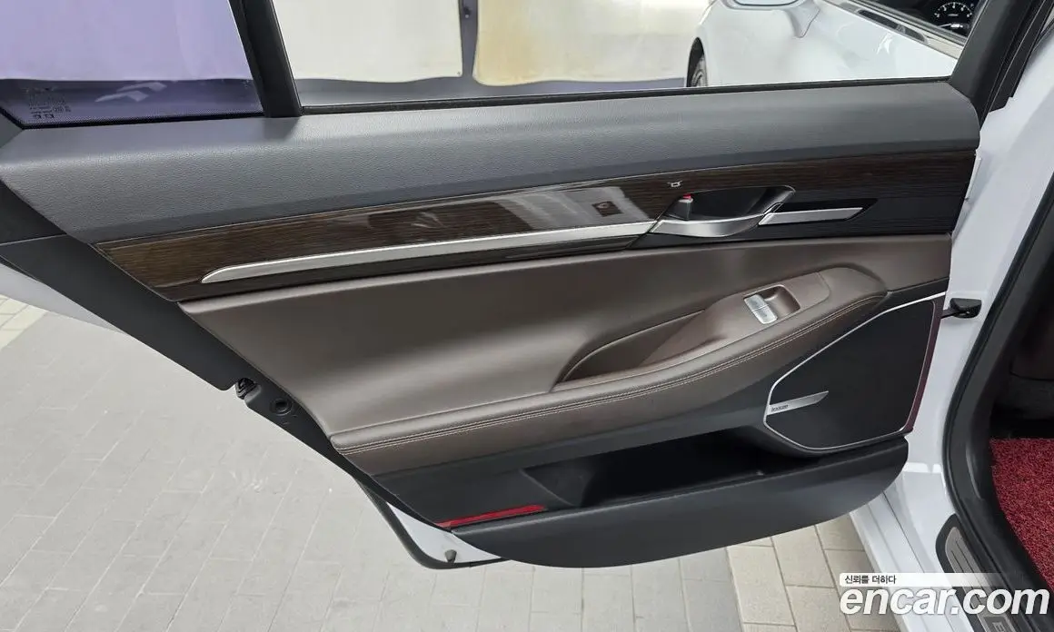 Genesis EQ900 2016 3.3 автомат (гидро), фото 15 Genesis EQ900 2016 3.3 автомат (гидро), фото 15